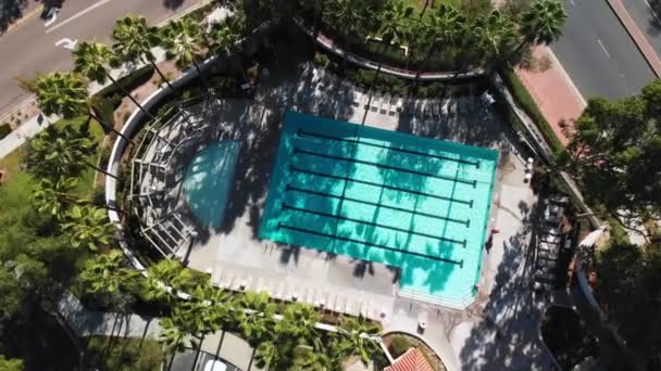 Aerial Shot Rotating Community Park Pool — 图库视频影像