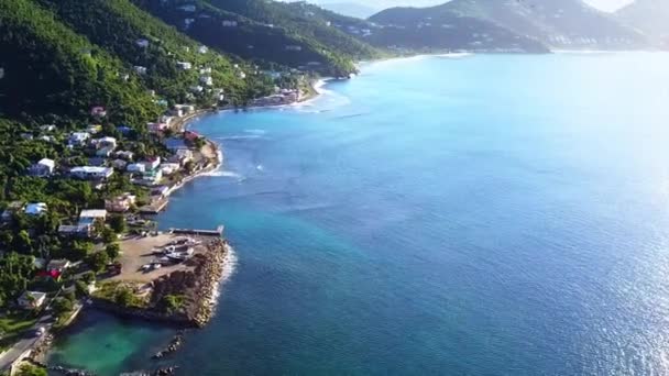 Повітряний Британський Пляж Virgin Island Tortola Пролітає Повз Місцеві Будинки — стокове відео