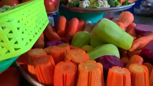 Wide Variety Fresh Vegetables Carrot Chayote Tomatoes Many More Display — Stok video
