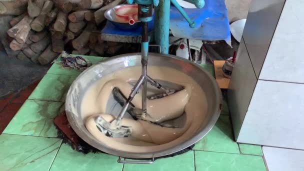 Close Shots Industrial Mixing Machine Mixes Concoction Ingredients Make Coconut — Stock video