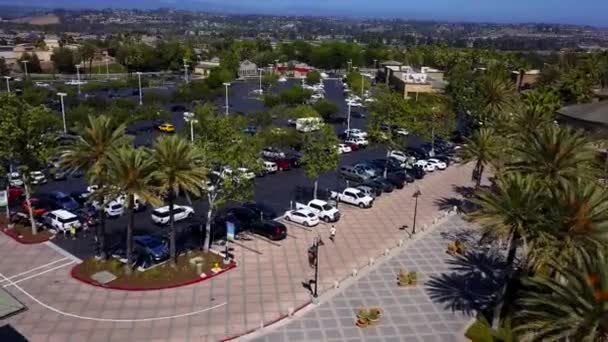 Aerial Fly Shopping Mall Strip Mall Parking Lot Shot1 — Stockvideo