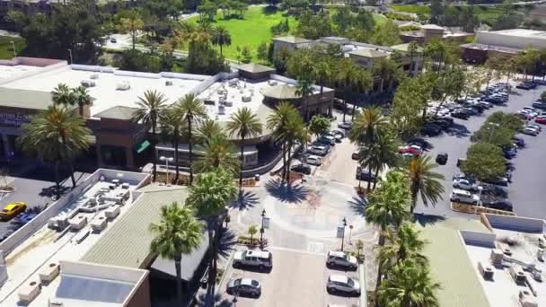 Aerial Pull Back Main Street Shopping Mall Street — Vídeo de Stock
