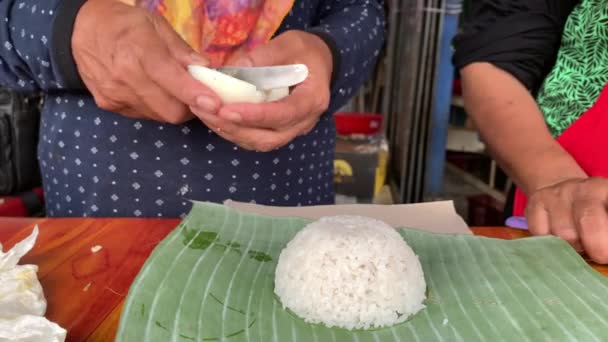 Close Shots Cook Rice Red Sauce Small Fish Nasi Lemak — Stockvideo