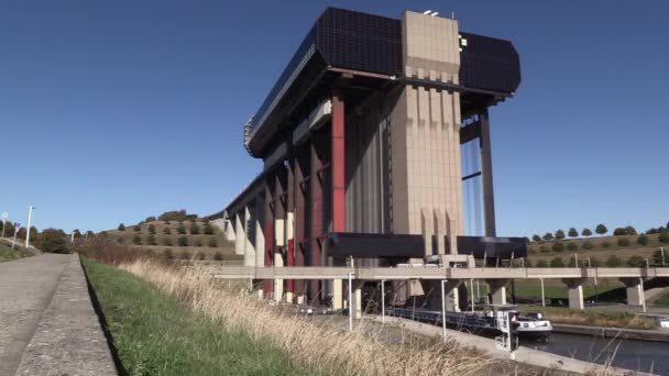 Front View Strpy Thieu Boat Lift Belgium Cargo Boat Just — Vídeo de Stock