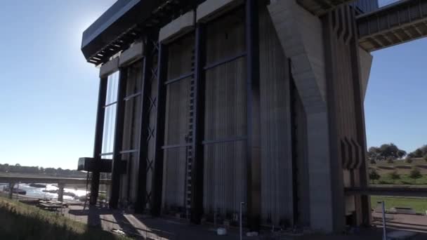 Impressive View Strpy Thieu Boat Lift Side Tilting — Video