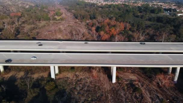 Aerial Bridge Rising Shot Mountain Background — Stock video