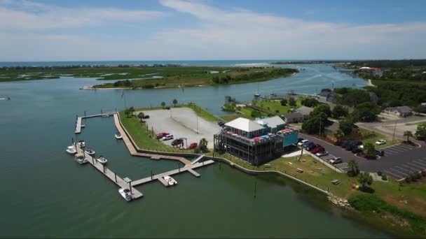 Drone Shot Intracoastal Waterway Sunny Day Ocean Isle Beach Shallotte — Vídeo de Stock
