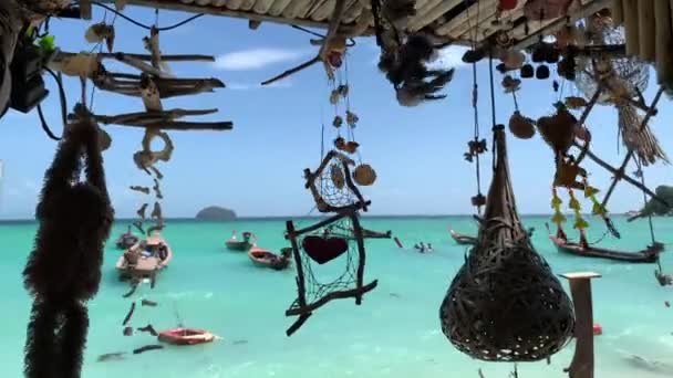 Shot Multiple Wind Chimes Hanging Facing Ocean Thailand Long Tail — Αρχείο Βίντεο