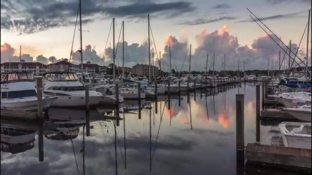 Sunrise Time Lapse Marina Boats Clouds — Vídeo de Stock