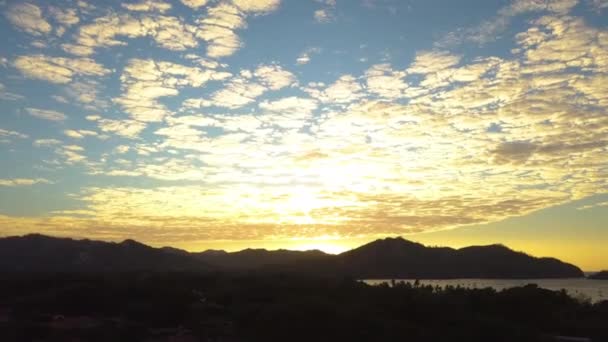 Beautiful Blue Skies Full Clouds Tropical Island — Αρχείο Βίντεο