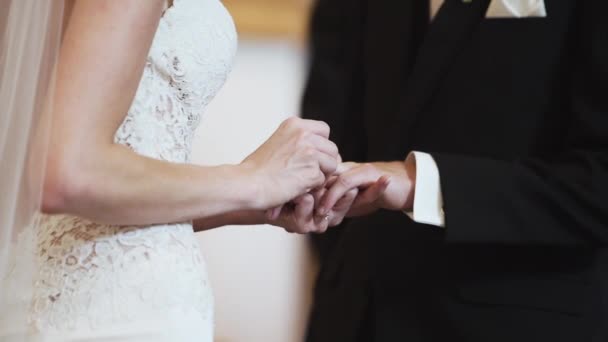 Nervous Bride Putting Wedding Ring Her Grooms Finger — Vídeo de Stock