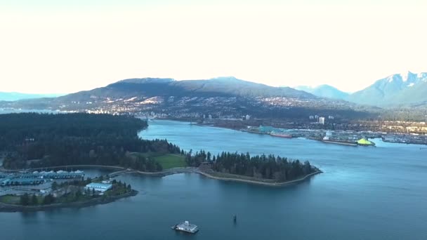 Cinematic Drone Shot Beautiful City Mountain Range — Stock video