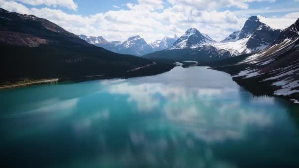 Glistening Lake Beautiful Canadian Rocky Mountains — Stockvideo