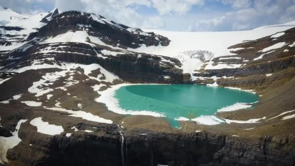 Прекрасне Льодовикове Озеро Вершині Гори — стокове відео