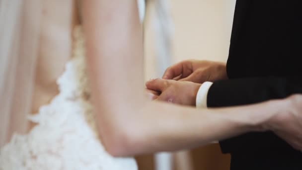 Nervous Groom Putting Wedding Ring His Bride Finger — Video