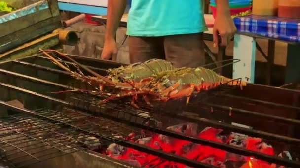 Close Shot Lobsters While Barbecue Flame Metal Grill Person Unrecognisable — Stock Video