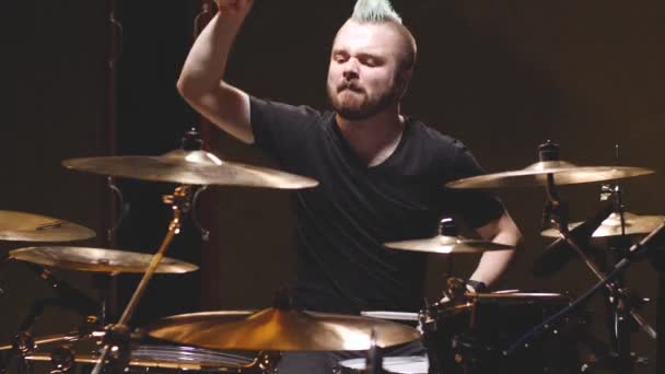 Drummer Performing Studio Setting — Videoclip de stoc