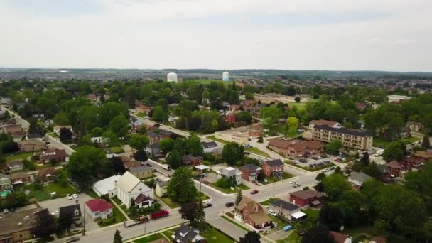 Вид Воздуха Небольшой Пригородный Городок — стоковое видео
