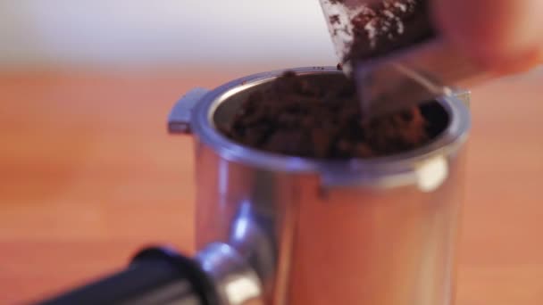 Putting Freshly Ground Coffee Porta Filter Macro Shot — Vídeos de Stock