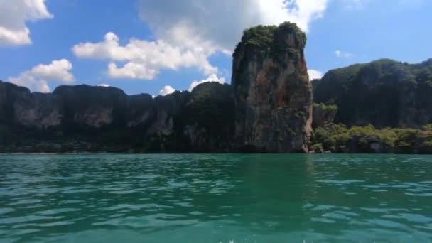 Slow Motion 120 Fps Panning Shot Beautiful Cliffs Railay Thailand — Vídeo de Stock