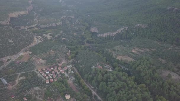 Aerial Clip Village Nestled Trees Mountains Geyikbayiri Area Antalya Turkey — Αρχείο Βίντεο