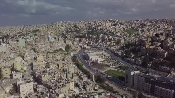Mooie Luchtclip Bewolkte Dag Van Grijze Luchten Amman Jordan Tonen — Stockvideo