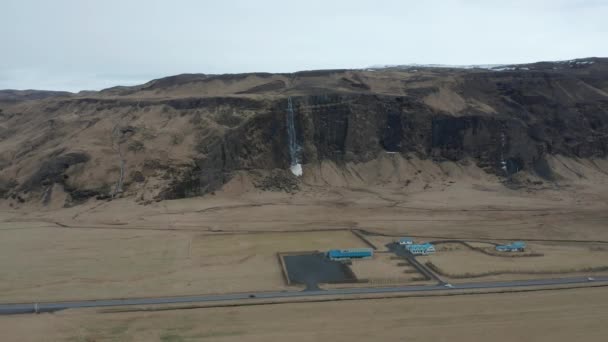 Drone Footage Waterfall Road Iceland — Vídeos de Stock