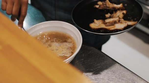 Japanese Chef Making Ramen Slow Motion – Stock-video