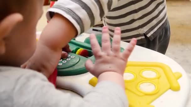 Close Baby Andboy Toddler Playing Toy Phone Malta — Stok Video