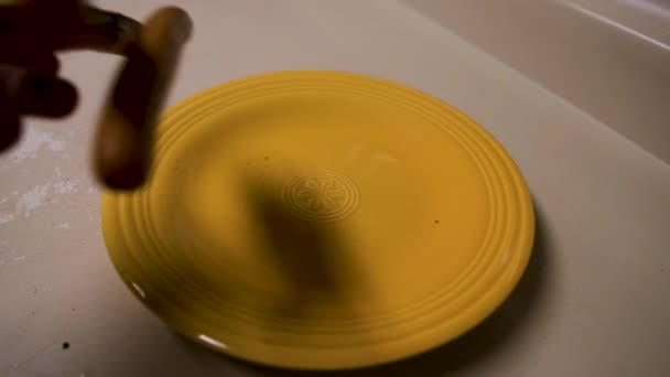 Hot Dogs Being Thrown Plate Slow Motion — Vídeo de Stock