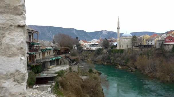 Clip Overlooking Old Bridge Mostar View Neretva River Clear Day — Stock Video