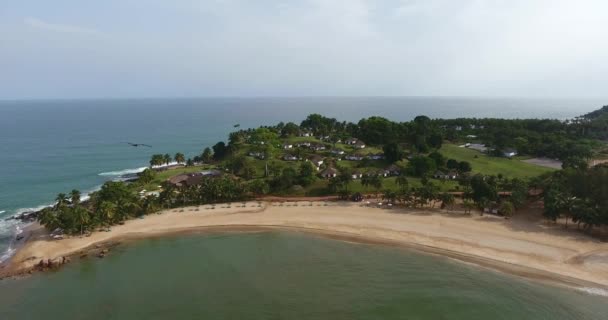 Estabelecendo Tiro Resort Praia Ponta Baía Sereias Sudoeste Costa Marfim — Vídeo de Stock