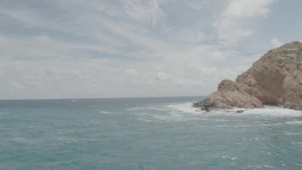 Aerial Shot Sea Small Rocky Island — Vídeo de Stock