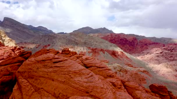 Aerial Drone Shot Flying Red Rock Canyon Mountains Daytime Las — Stockvideo