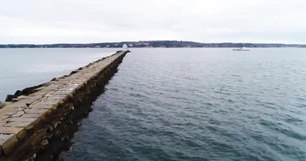 Vista Aérea Del Faro Rockland Breakwater — Vídeos de Stock