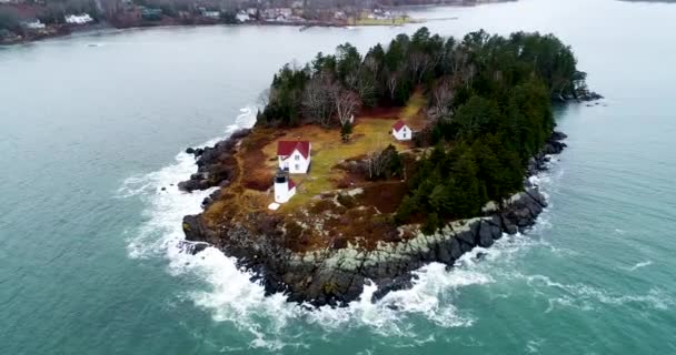 Vista Aérea Farol Ilha Curtis Camden Maine Eua — Vídeo de Stock