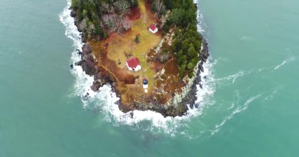 Tinggi Ekstrem Tampilan Pulau Curtis Mercusuar Camden Maine Usa — Stok Video