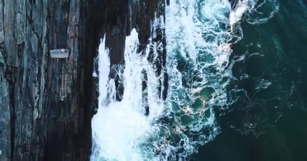 Man Watching Waves Hit Rocks Curtis Island Lighthouse Camden Maine — Stock Video