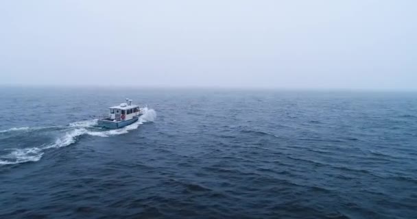 Boat Traversing Cold Waters Vinalhaven Route Maine — Stock video