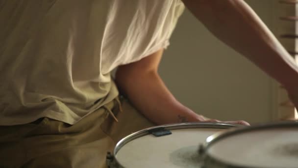 Drummer Tightening Skins Find Best Tuned Sound Can Find — Vídeo de Stock