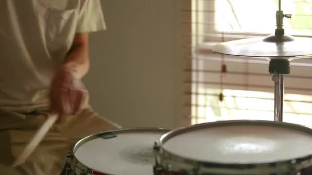 Drummer Practicing Ghost Note Rudiments Beautiful Natural Light Coming Window — ストック動画