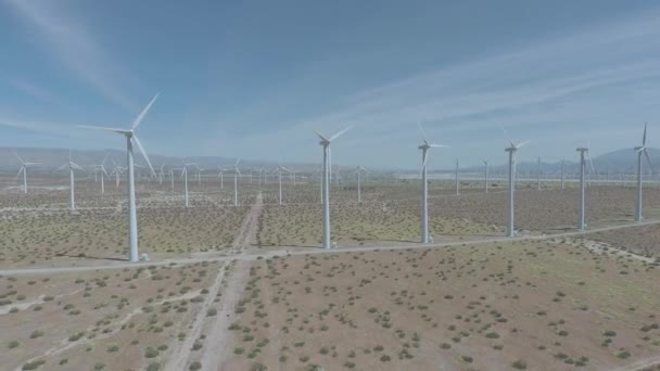 Zoom Out View Aerial View San Gorgonio Pass Windmill California — Vídeo de Stock