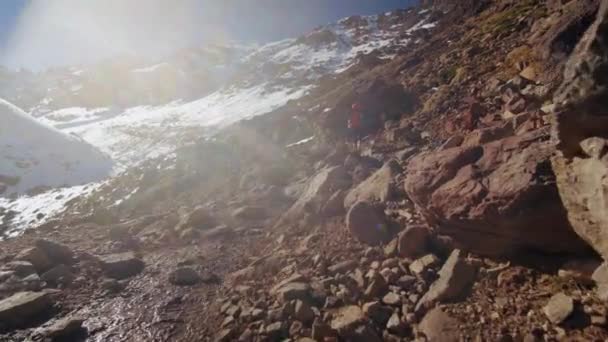 Follow Shot Tourist Girl Hiking Dramatic Landscape High Atlas Mountains — Vídeo de Stock