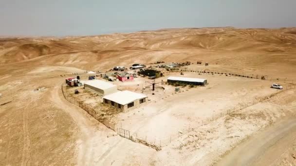 180 Aerial View Campsite Desert — Stock videók