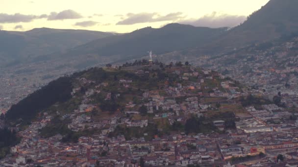 Afternoon Aerial View Panecillo Quito Ecuador — Vídeos de Stock