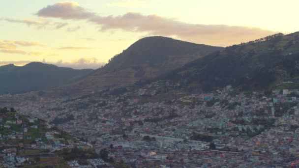Quito City Sunset Travelling Aerial View Ecuador — 图库视频影像
