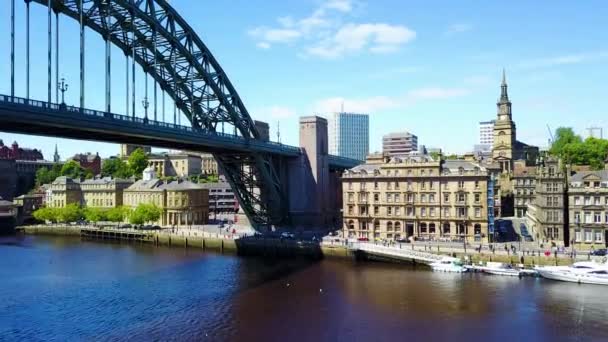 Arial Footage Tyne Bridge Newcastle Skyline Newcastle Tyne Sunny Day — Video Stock