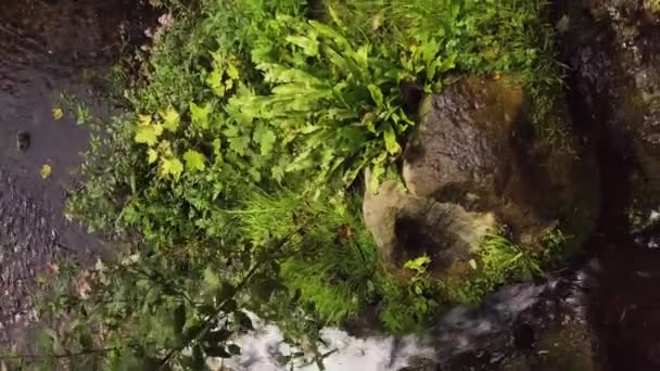 Close Birds Eye View Water Fall Slowly Rising Spinning — Vídeo de stock