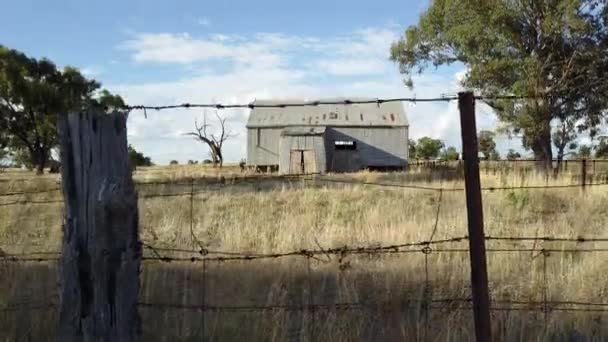 Aerial Footage Moving Agricultural Land Barbed Wire Fence Old Barn — Stock Video