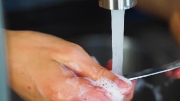 Washing Teaspoon Slow Motion Kitchen — Αρχείο Βίντεο